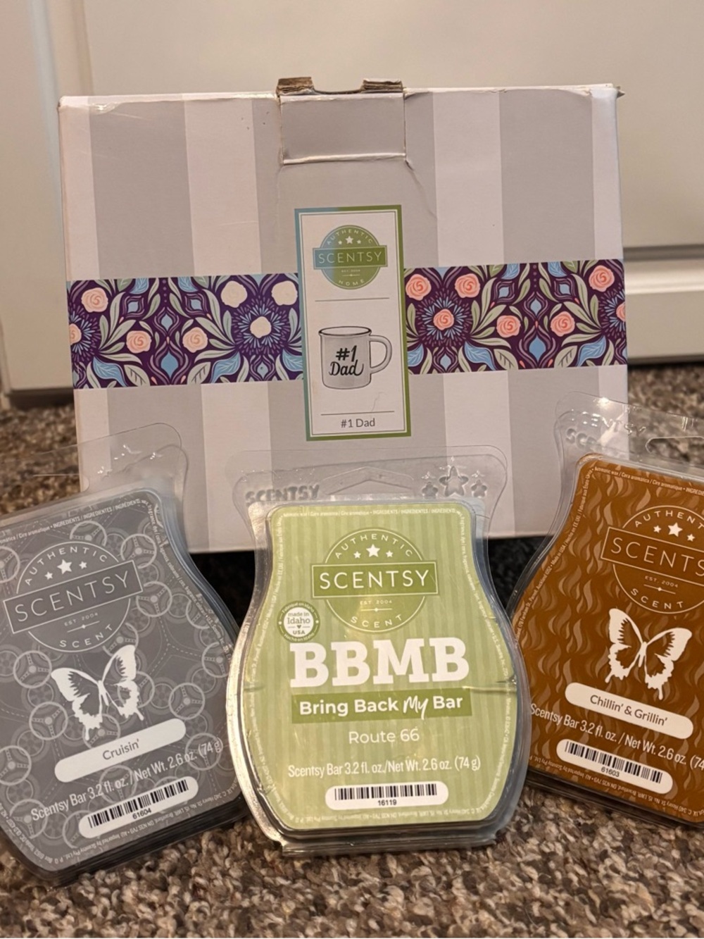 Scentsy Wax Melter- “#1 Dad” + 3 Scentsy bars